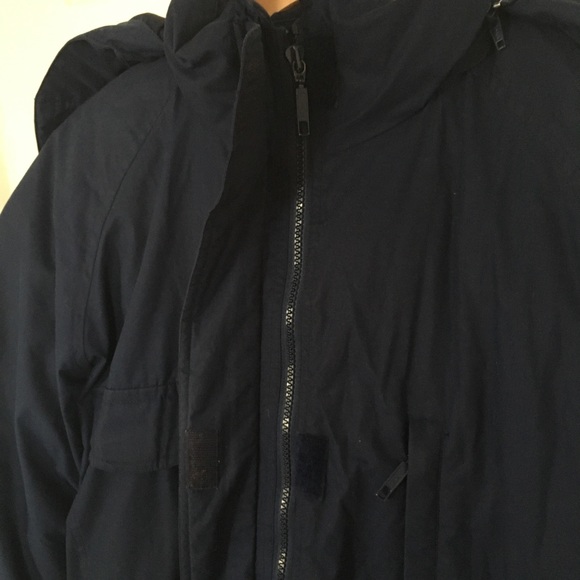 Eddie Bauer navy puffer - Picture 3 of 7